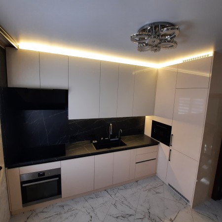 Современная угловая кухня 